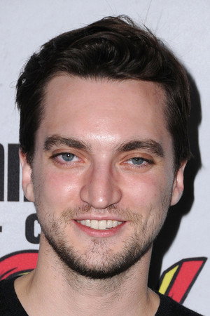 Richard Harmon profil kép