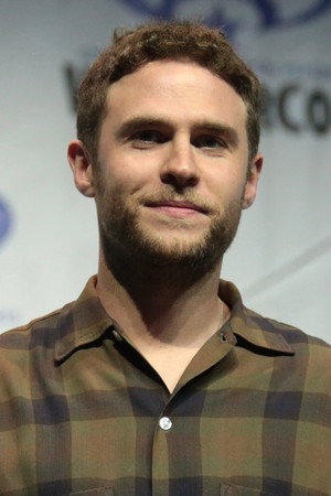 Iain De Caestecker profil kép