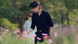 ที่สามของเธอ kép