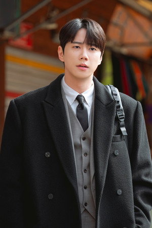 신입사원 강회장 poszter