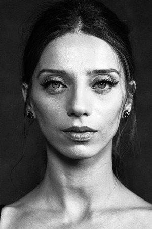 Angela Sarafyan profil kép