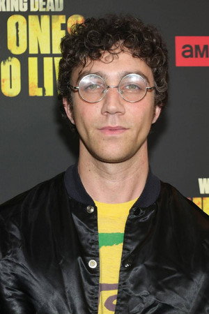 Luke Brandon Field profil kép
