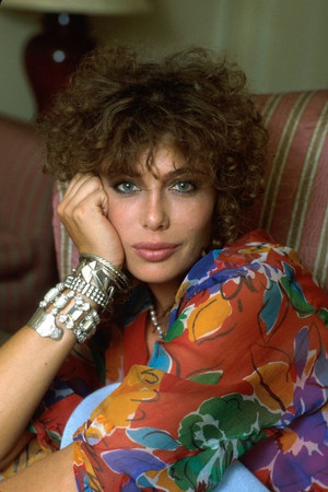 Kelly LeBrock profil kép