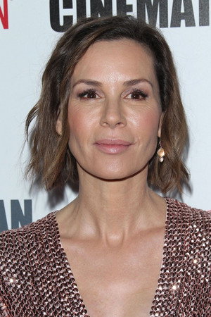 Embeth Davidtz profil kép