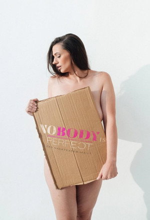 No Body is perfect – Das Nacktexperiment poszter