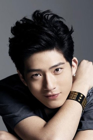 井柏然 profil kép