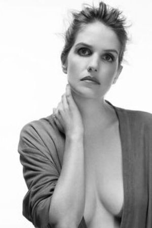 Laurence Arné profil kép