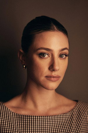 Lili Reinhart profil kép