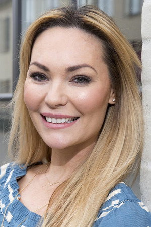 Mascha Vang profil kép