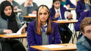 Ackley Bridge 5. évad Ep.9 9. epizód