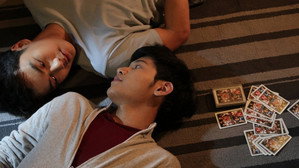 เขามาเชงเม้งที่ข้างๆหลุมผมครับ kép