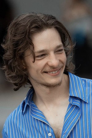 Mike Faist profil kép