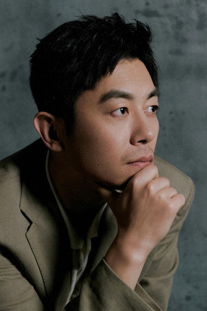 朱亚文 profil kép