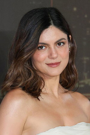 Monica Barbaro profil kép