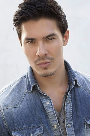 Lewis Tan profil kép