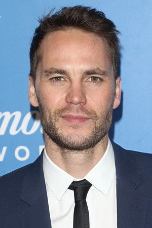 Taylor Kitsch profil kép