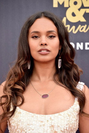 Alisha Boe profil kép