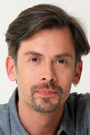Néstor Cantillana profil kép