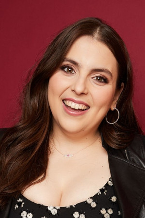 Beanie Feldstein profil kép