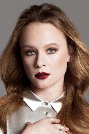 Thora Birch profil kép