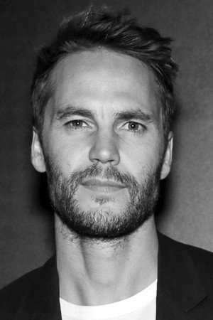 Taylor Kitsch profil kép