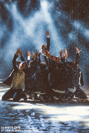 Wanna One GO poszter
