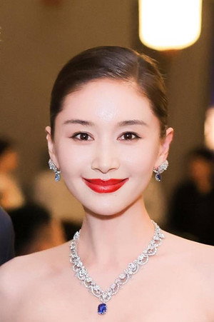 王子文 profil kép