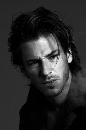 Gaspard Ulliel profil kép
