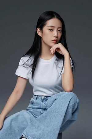 徐艺真 profil kép