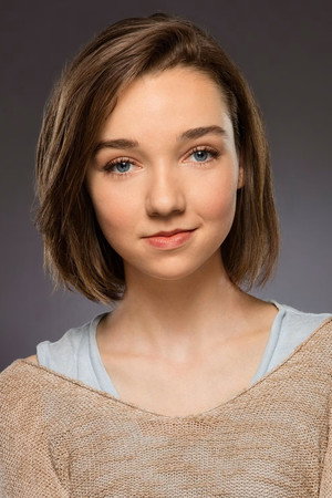 Julia Sarah Stone profil kép