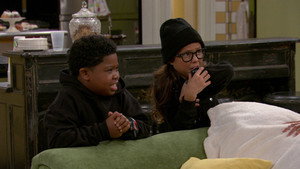 The Haunted Hathaways 1. évad Ep.13 13. epizód