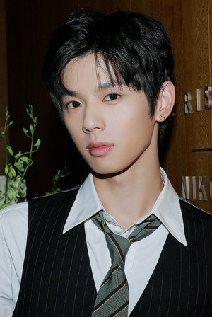 景研竣 profil kép