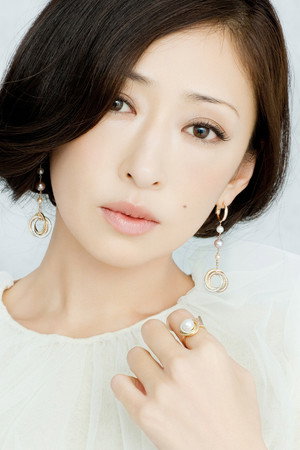 松雪泰子 profil kép