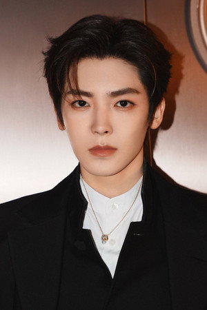 侯明昊 profil kép