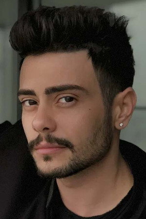 Rüzgar Erkoçlar profil kép