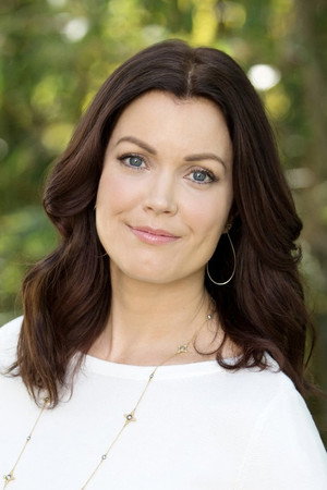 Bellamy Young profil kép