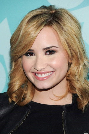 Demi Lovato profil kép