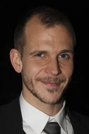 Gustaf Skarsgård profil kép