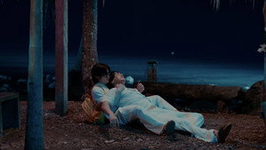 ที่สามของเธอ kép