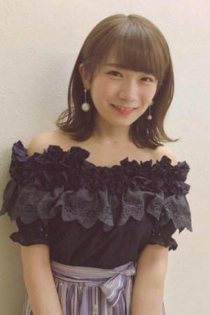 秋元真夏 profil kép