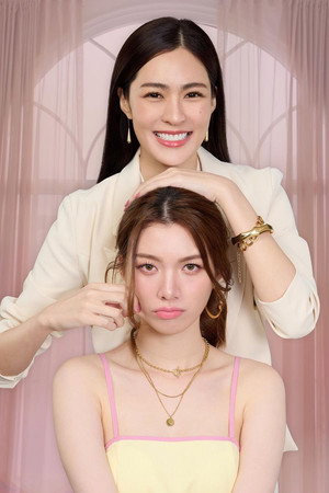 ใจซ่อนรัก poszter