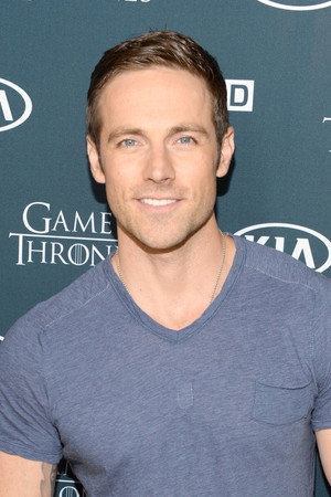 Dylan Bruce profil kép