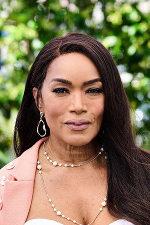 Angela Bassett profil kép