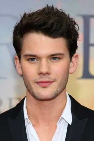 Jeremy Irvine profil kép