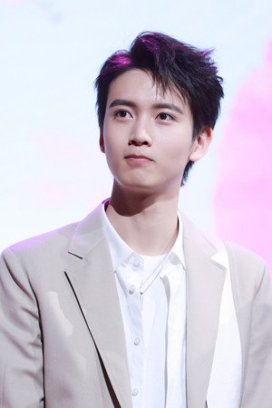 Chen Youwei profil kép
