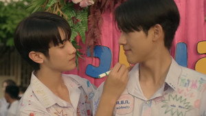 ต้นส้มอยู่บ้านเขา แต่ผลส้มหล่นมาบ้านเราตลอดเลย kép