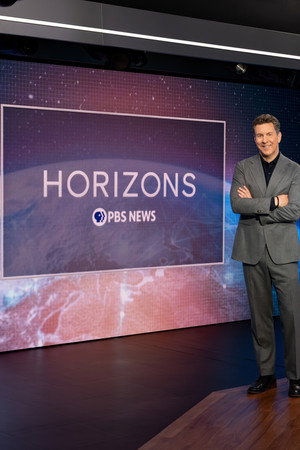 Horizons: PBS News poszter