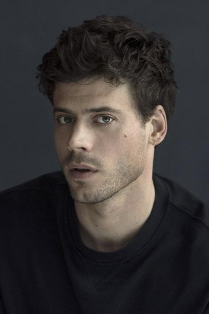 François Arnaud profil kép