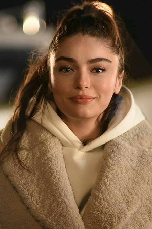 Ayça Ayşin Turan profil kép