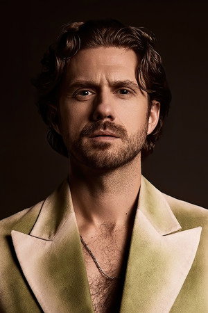 Aaron Tveit profil kép